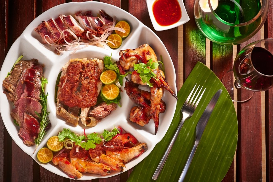 BBQ Seafood and Meat Platter. Photo By Sentosa