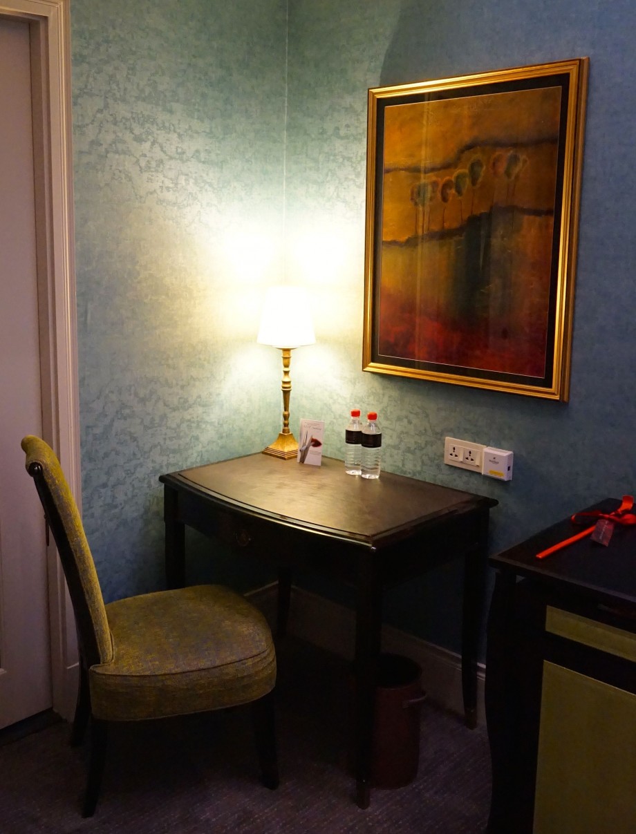 Elegant side table The Scarlet Singapore - AspirantSG