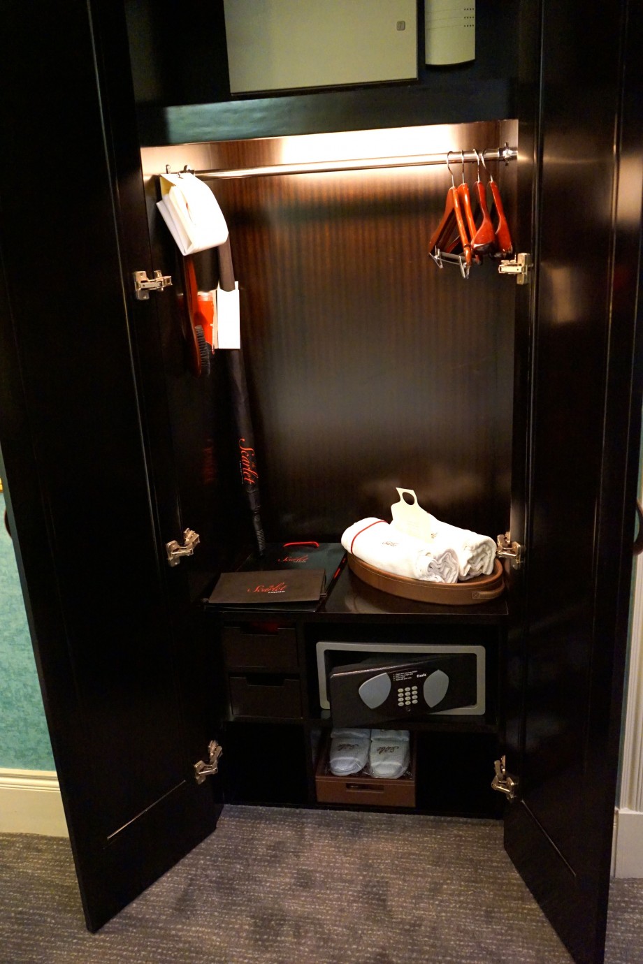 Room Wardrobe The Scarlet Singapore - AspirantSG