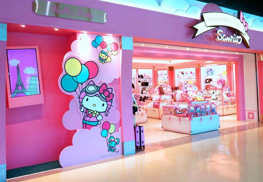 EVA Air Hello Kitty Shop At Boarding Gate - AspirantSG