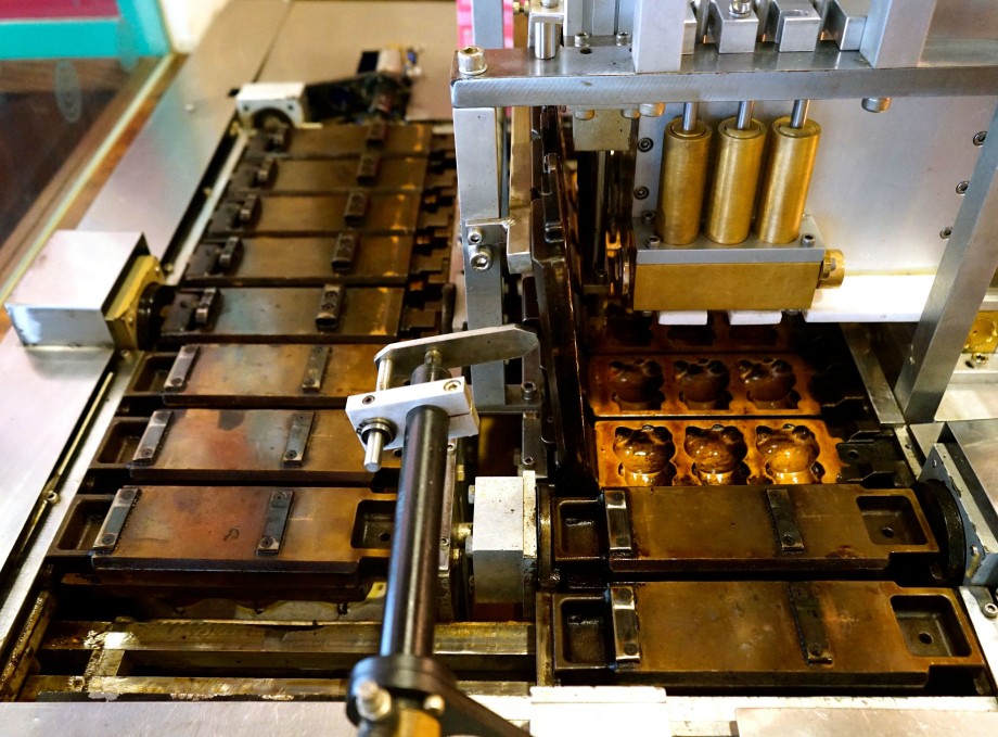 Hello Kitty Mould Machine - AspirantSG