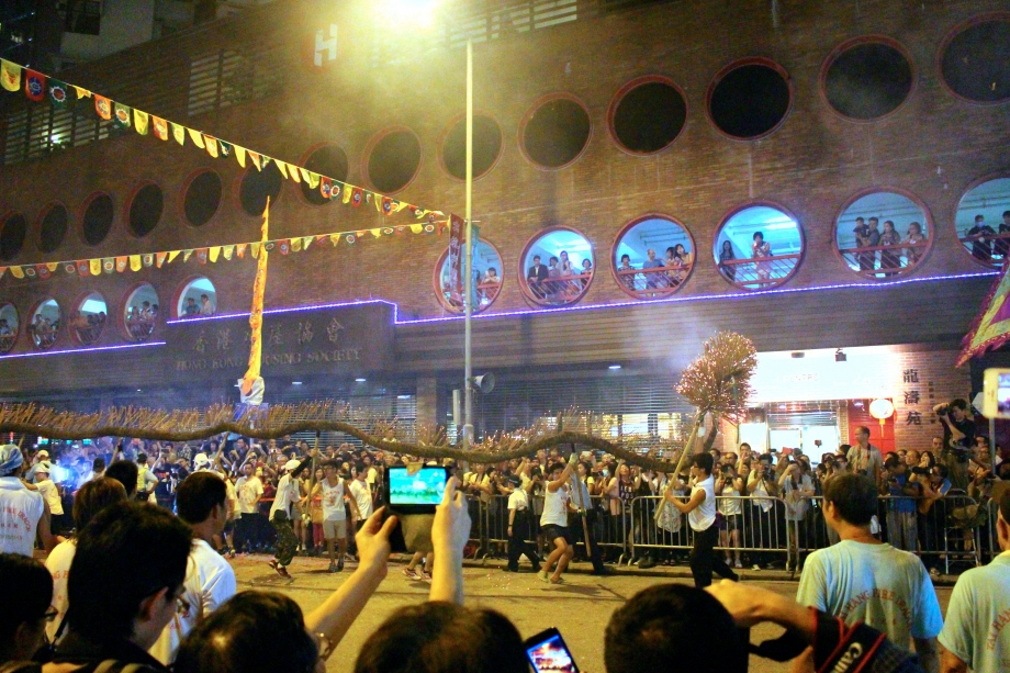 Tai Hang Fire Dragon In Procession Hong Kong - AspirantSG