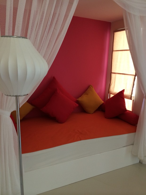 Vilureef Beach Resort Couch - AspirantSG