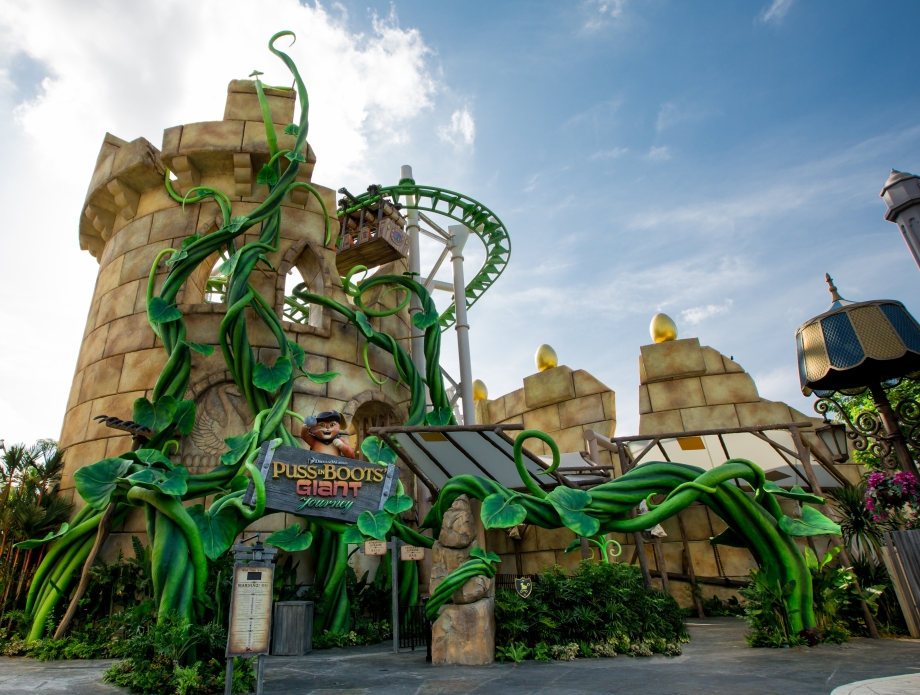 Ride Facade The hunt for the golden eggs begins in the Giant's castle - AspirantSG
