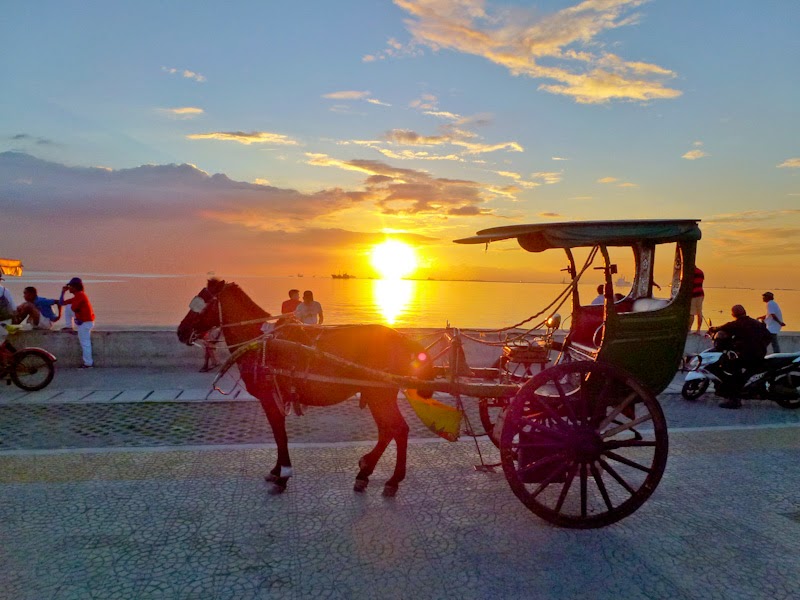 Sunset At Manila Bay Walk Philippines - AspirantSG