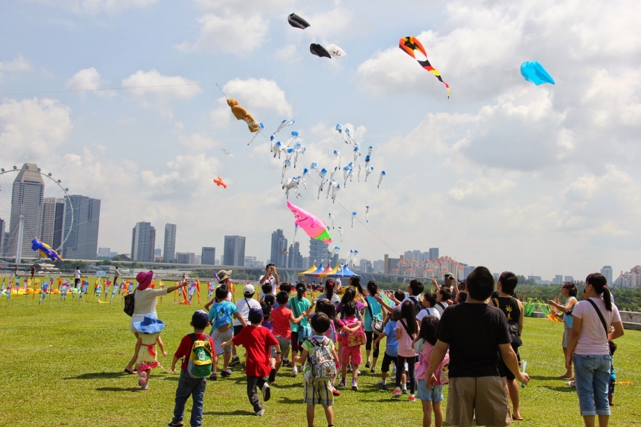 Kite Flying At Marina Barrage - AspirantSG