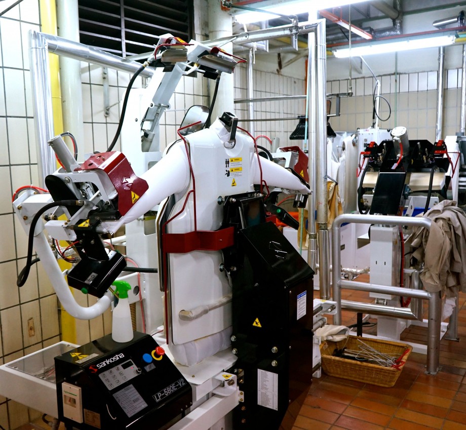 Sheraton Towers Iron Machine In Action - AspirantSG