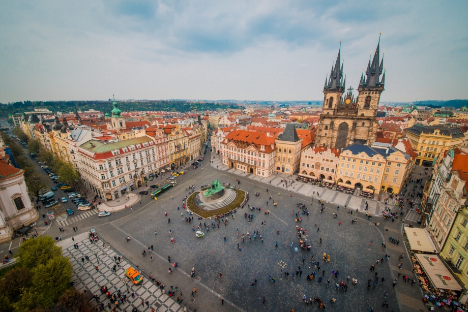 Prague Winter Square - AspirantSG