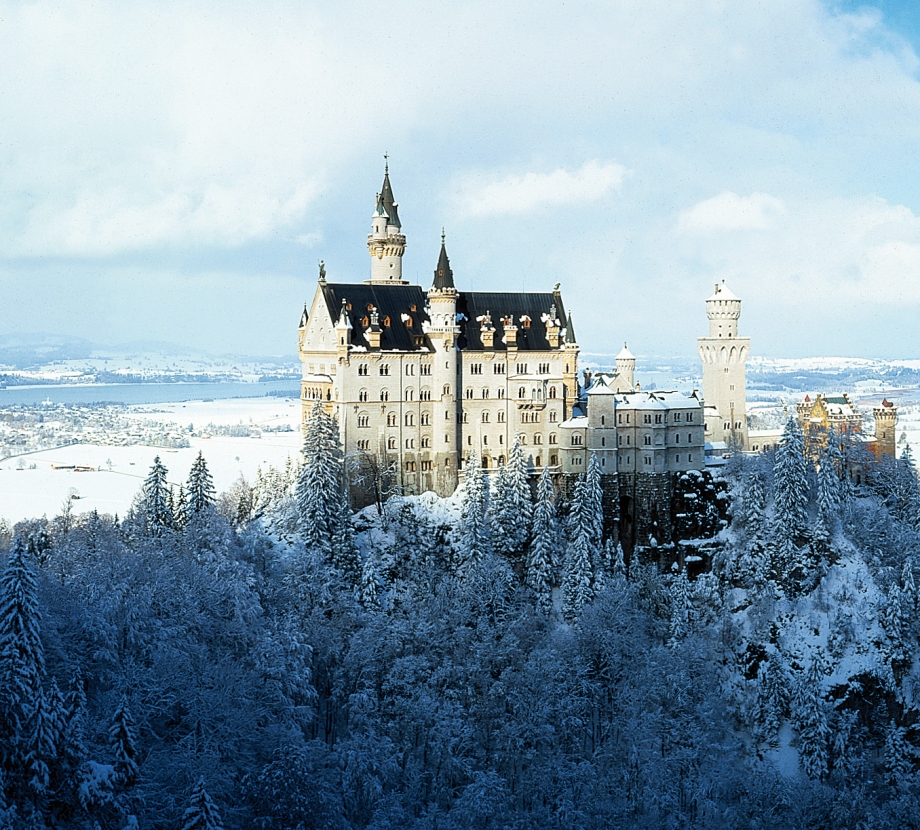 Neuschwanstein Castle in Germany - AspirantSG