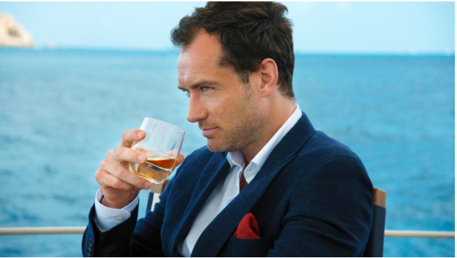 Jude Law In The Gentlemen's Wager - AspirantSG