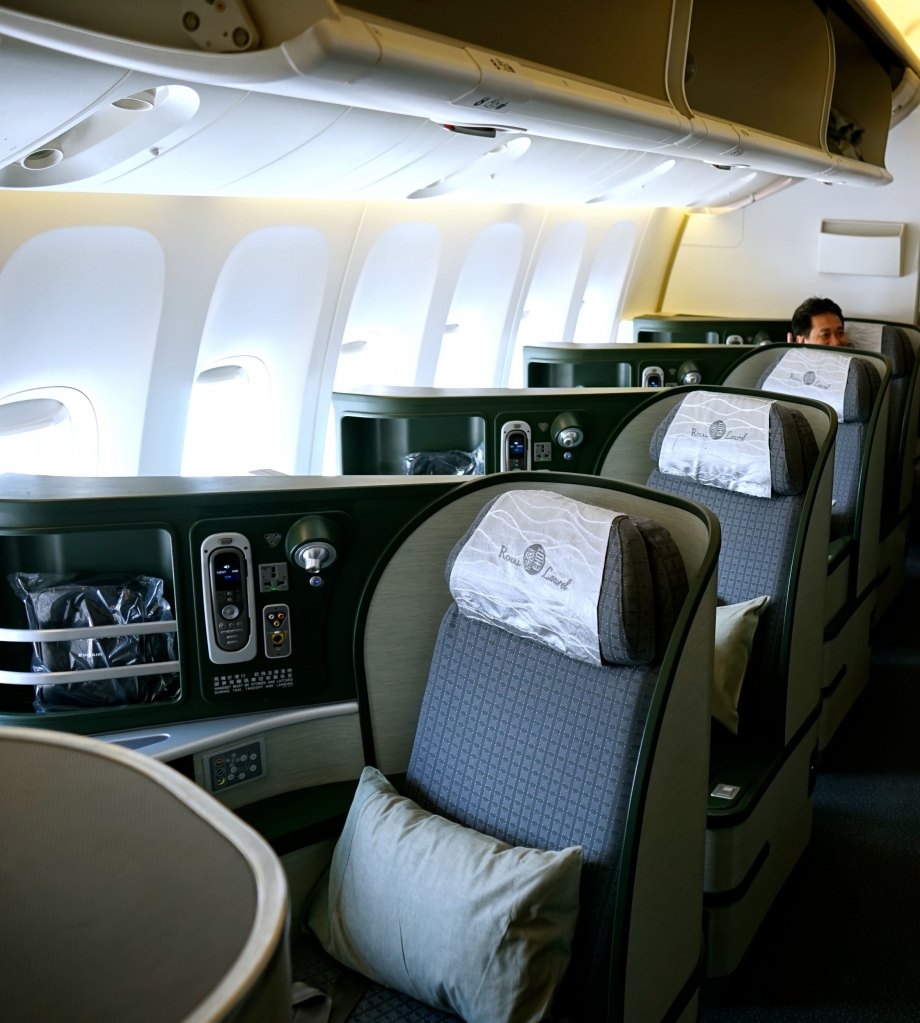EVA Air Royal Laurel Class Cabin - AspirantSG