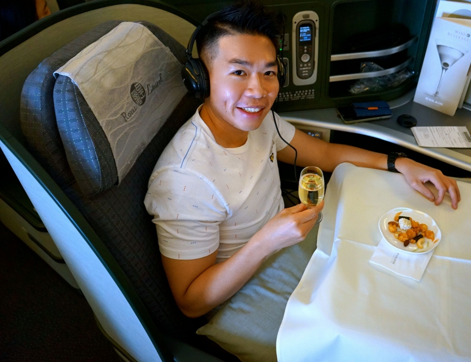 Dining On EVA Air Royal Laurel Class - AspirantSG