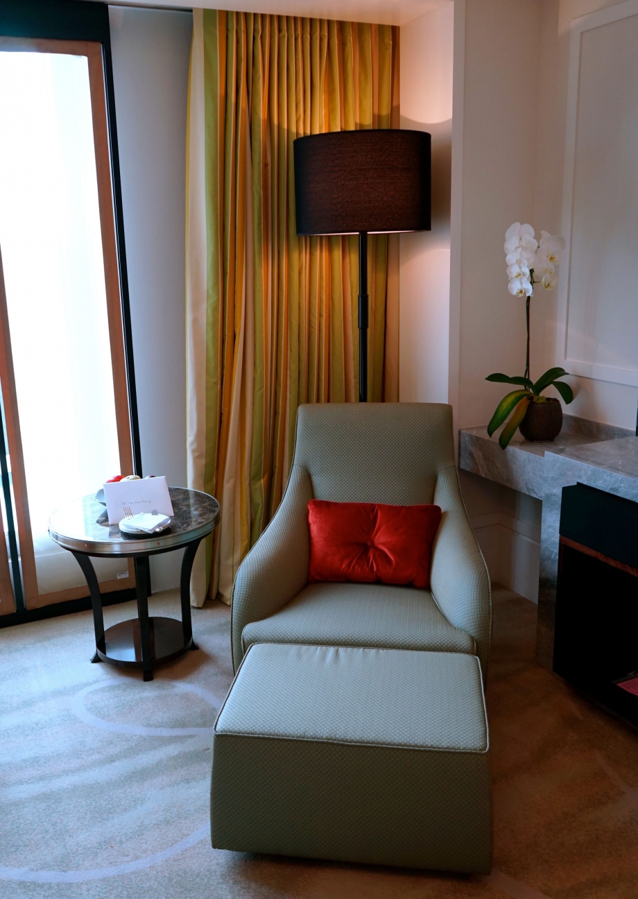 Letter By The Coach At Mandarin Oriental Taipei