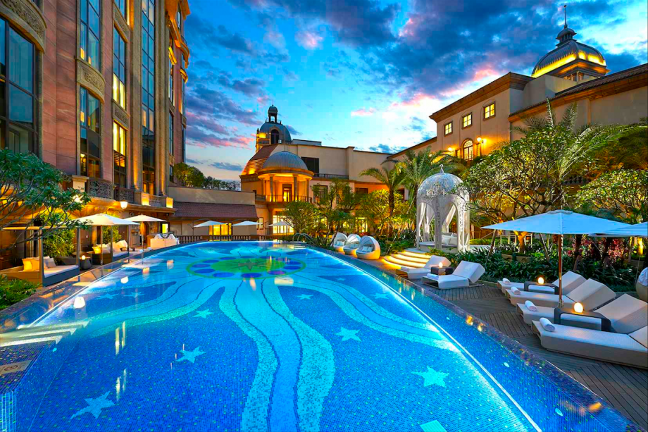 Mandarin Oriental Taipei Pool - AspirantSG
