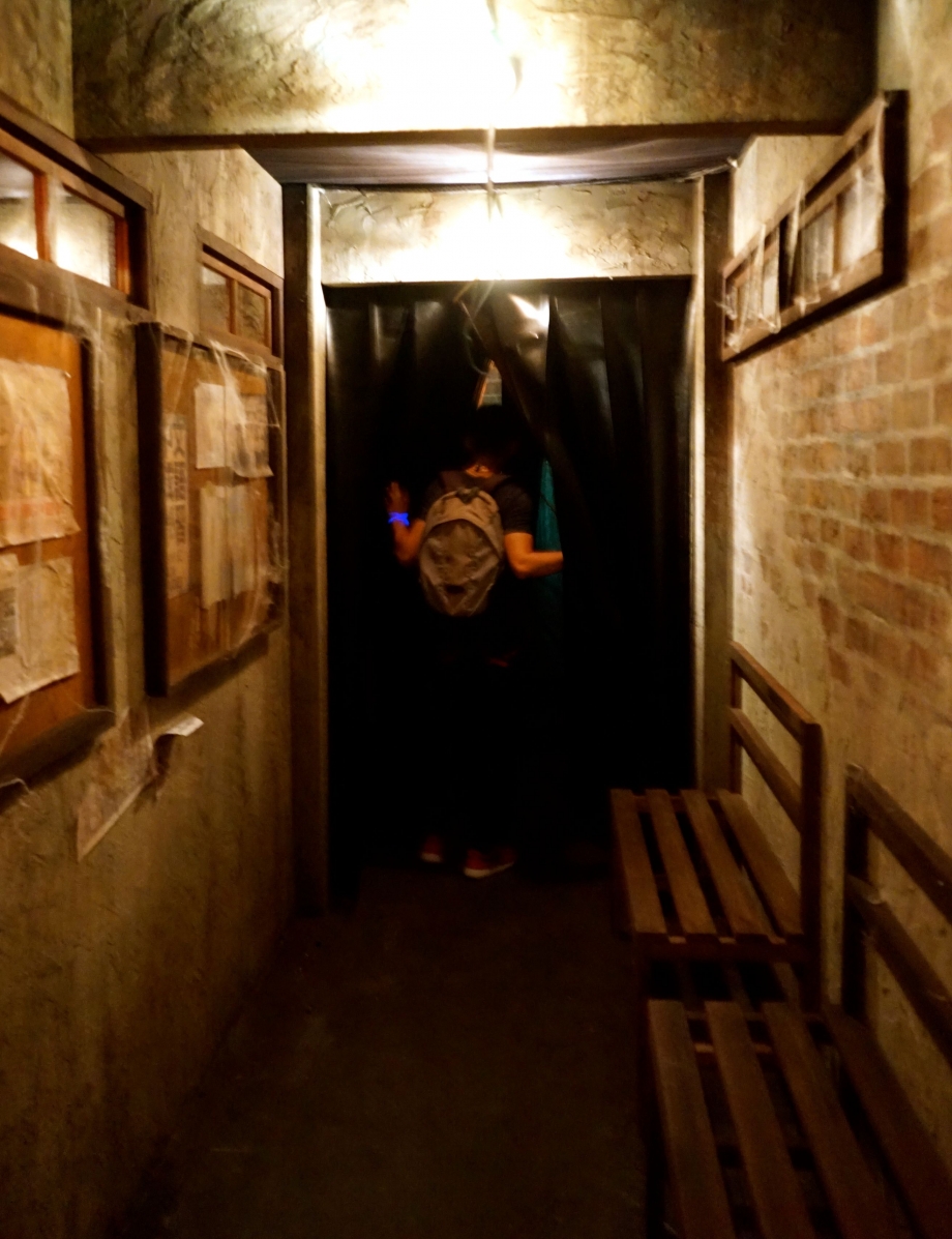 Corridor In Jing's Revenge Halloween Horror Nights 4 - AspirantSG