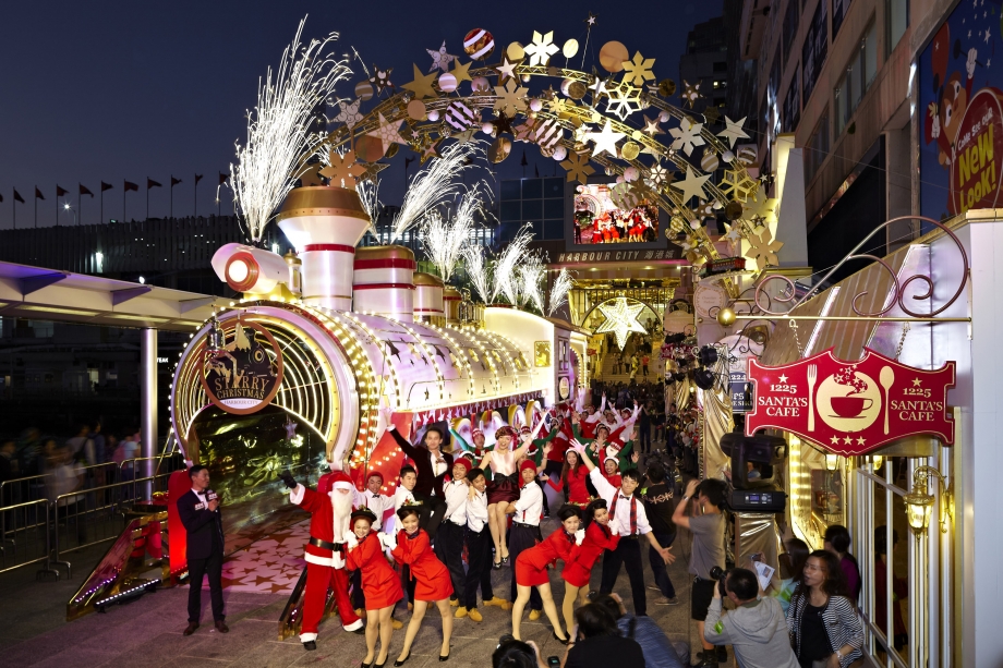 Christmas Train Musical At Harbour City Hong Kong - AspirantSG