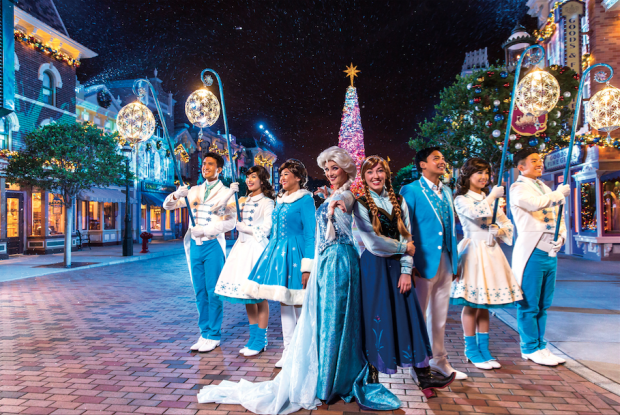 “Frozen” Christmas Tree Lighting Ceremony Hong Kong Disneyland - AspirantSG