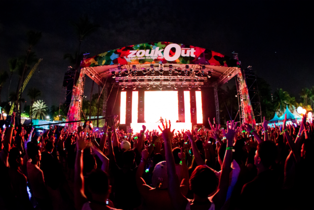 ZoukOut Party 2015 Singapore - AspirantSG