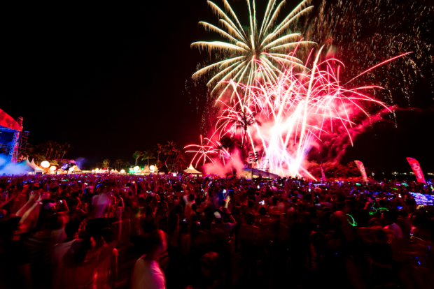 Fireworks At ZoukOut 2015 and Pre-Parties In Singapore - AspirantSG