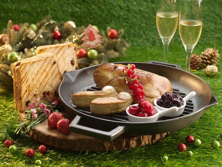 Pan-fried Foie Gras with Maple Balsamic Reduction on Apple - AspirantSG