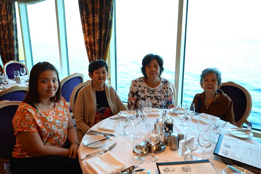 Dinner With family On Mariner Of The Seas Royal Caribbean -  AspirantSG