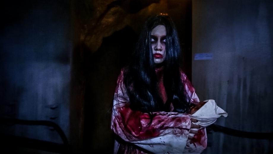 Pontianak in Halloween Horror Nights 5 - AspirantSG