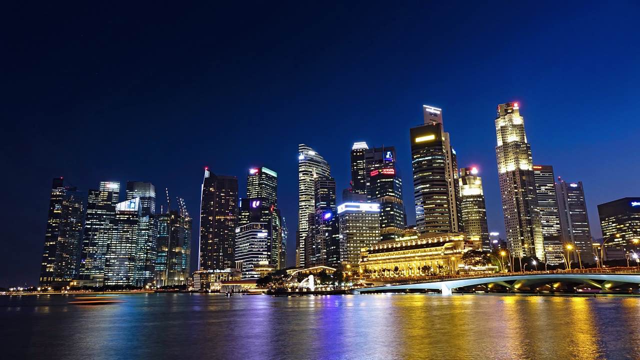 singapore-skyline-by-the-river-pixabay-free-aspirantsg