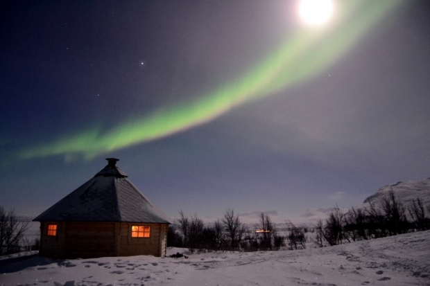 Aurora with the moon - AspirantSG