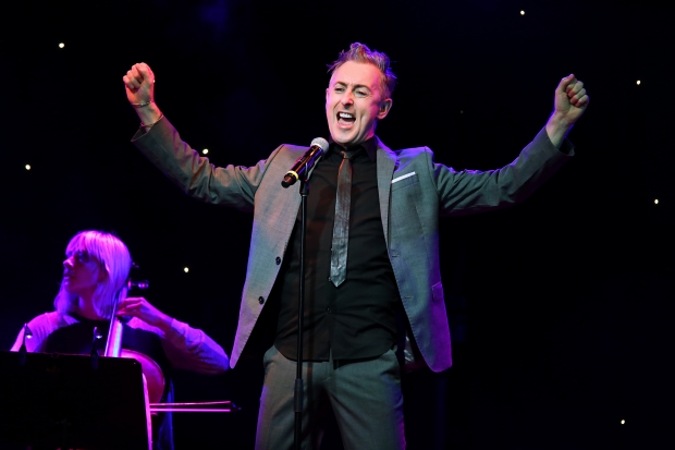 Alan Cumming Sings Sappy Songs at Sydney Festival 2016 - AspirantSG