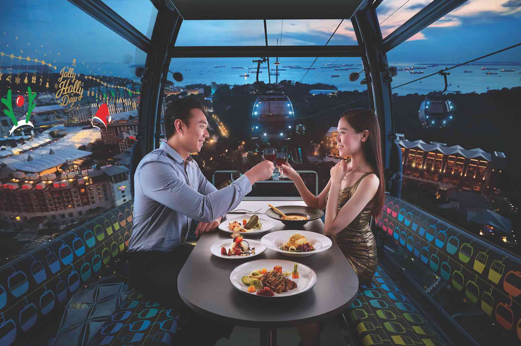 in-cable-car-dining-on-mount-faber-aspirantsg