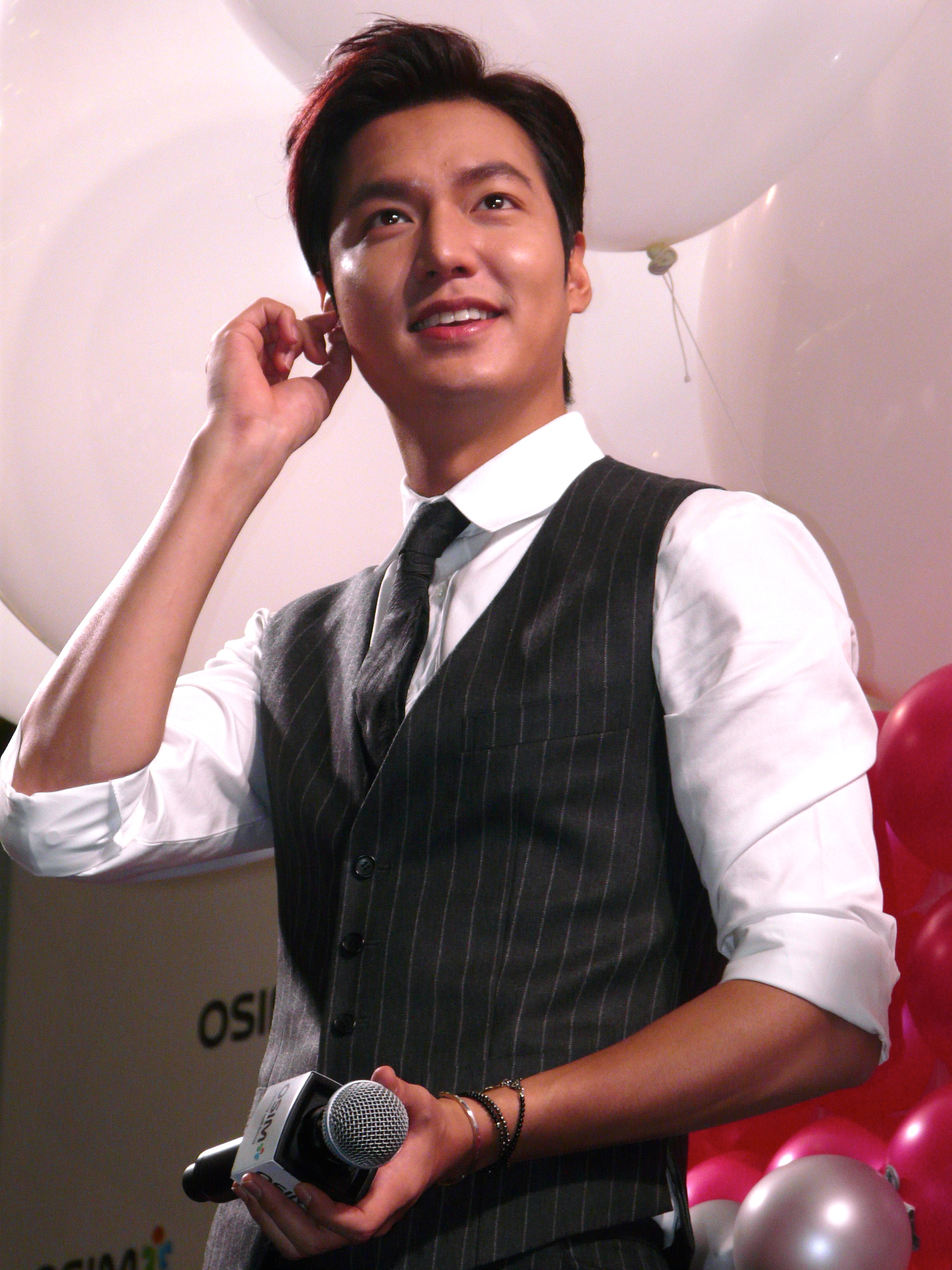 Lee Min Ho Celebrate OSIM 35th Anniversary In Singapore 