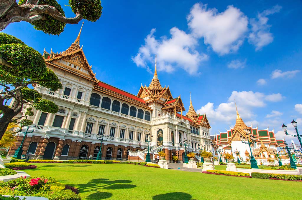 tourist attraction to visit in bangkok