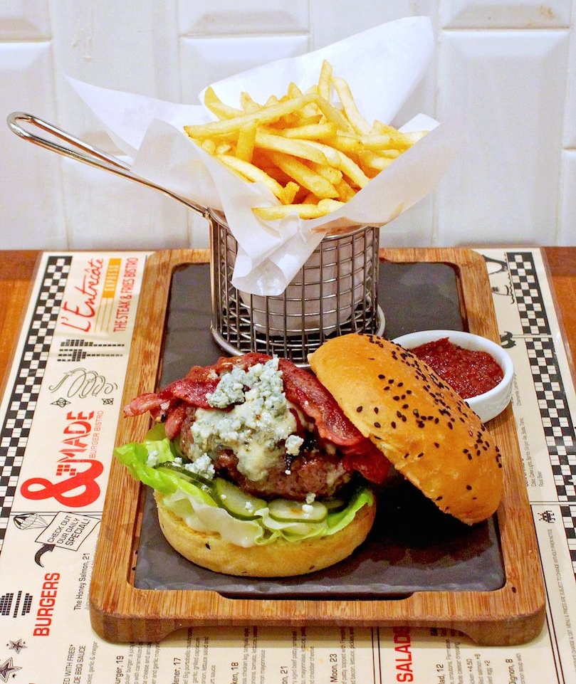 AndMade Burger Bistro Sentosa Singapore
