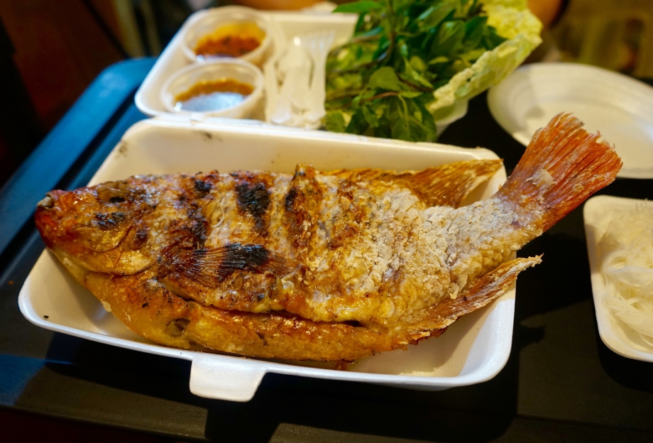 Grilled Salted Fish Talad Rot Fai Market - AspirantSG