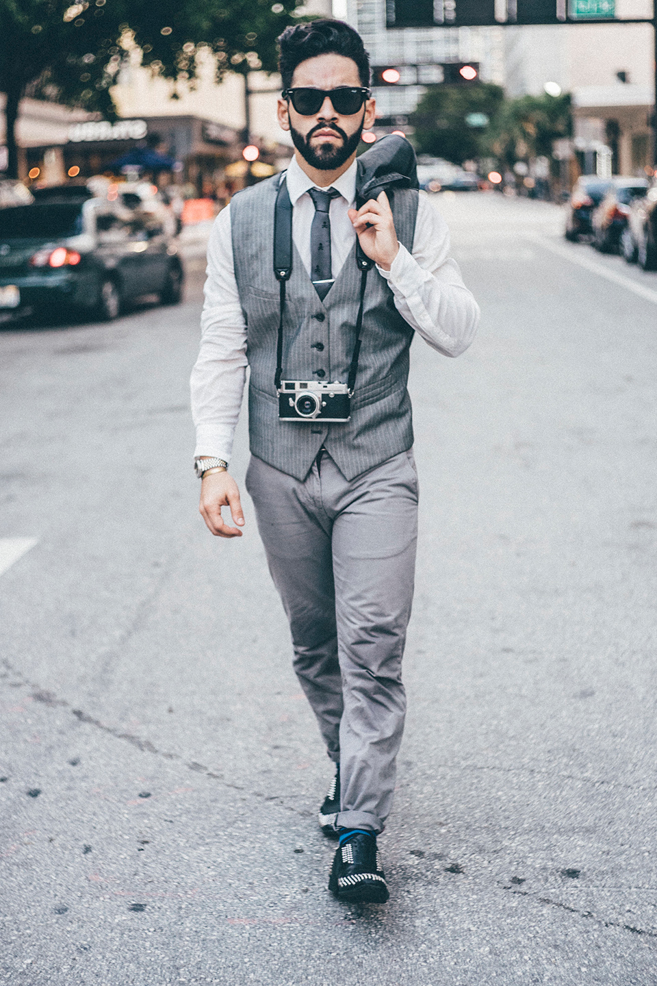 Best Male Poses – Guide to Photographing Men | Skylum Blog